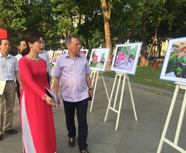 200 bức ảnh quý về “Ngày hội của toàn dân”
